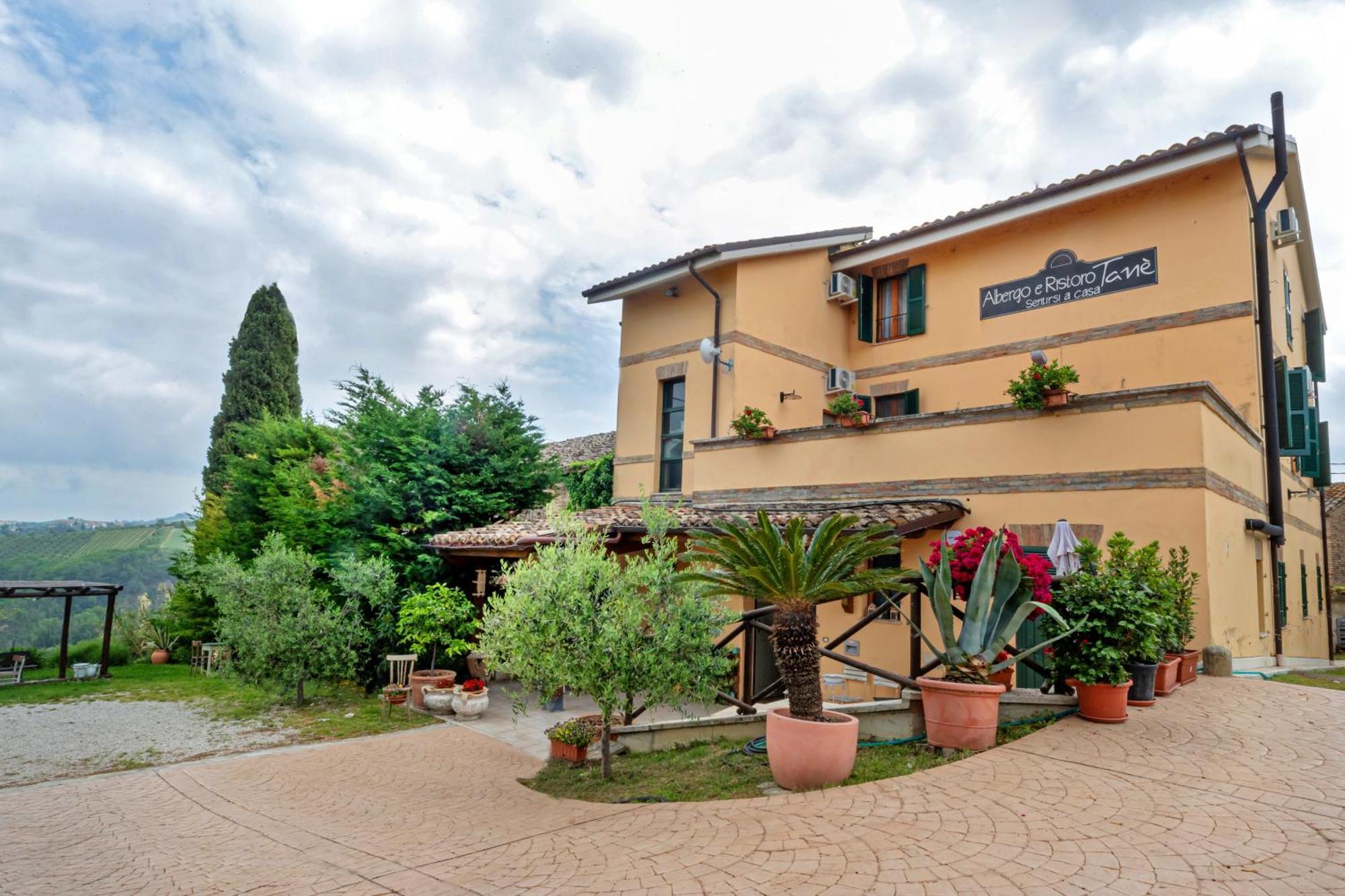 Locanda Tane San Giovanni  Exterior photo