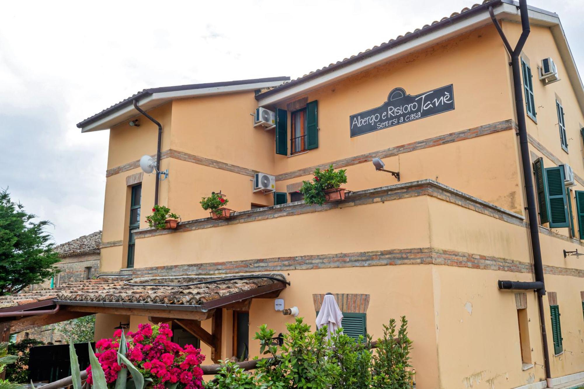 Locanda Tane San Giovanni  Exterior photo